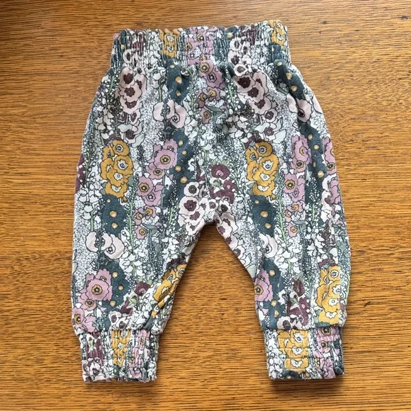 Kate Quinn Hollyhock Pants, 6-12m - Picture 3 of 3